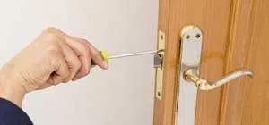 Boynton Beach City Locksmith Boynton Beach, FL 561-692-4276 - trunk-unlock-01